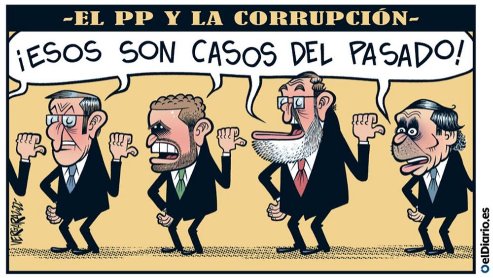 La viñeta es de Bernardo Vergara. 
Se titula: ‘El PP y la corrupción’. Aparecen cuatro líderes del Partido Popular: Alberto Núñez Feijóo, Pablo Casado, Mariano Rajoy y José María Aznar, en ese orden de izquierda a derecha. Todos repiten al unísono la frase ‘¡Esos son casos del pasado!’, cada uno de ellos indicando con un dedo a su antecesor. 