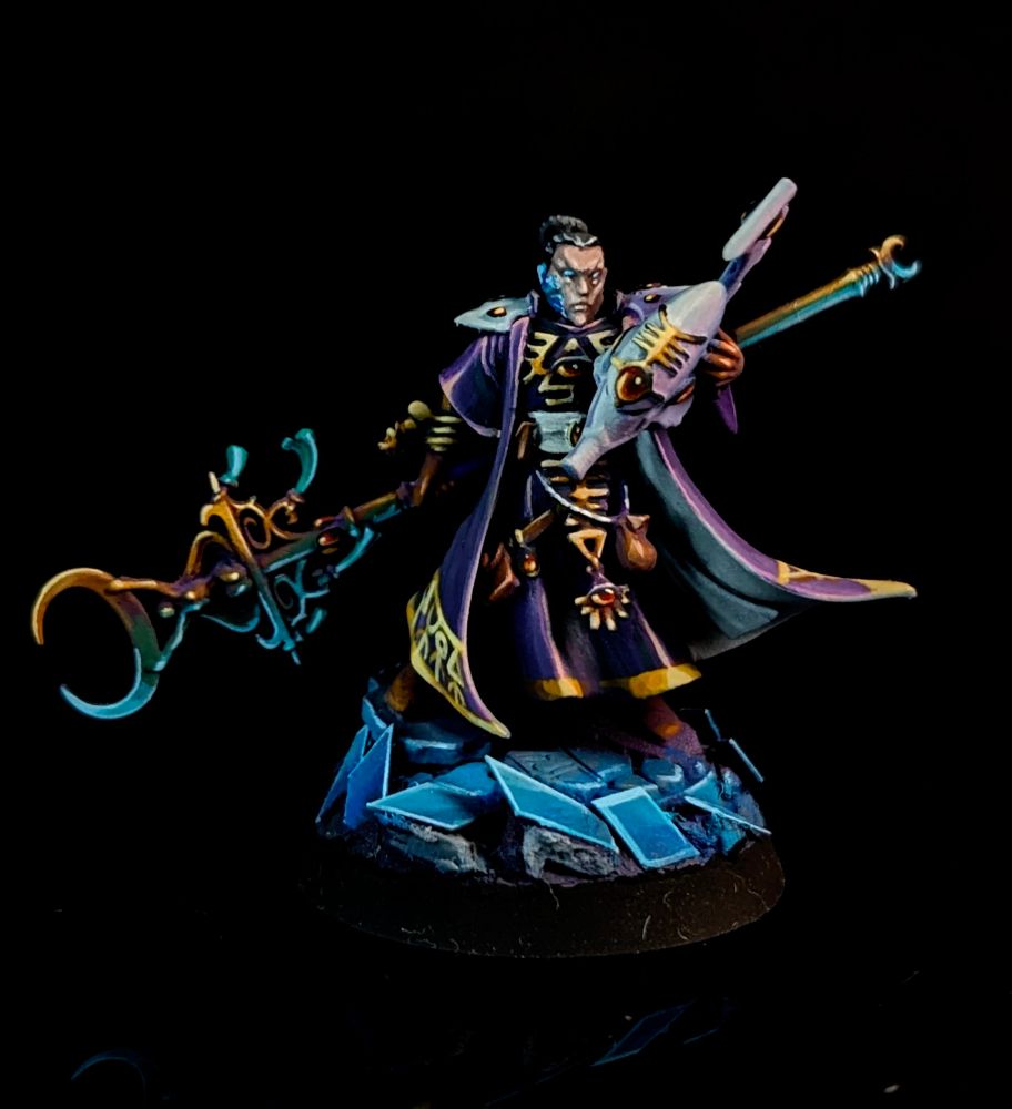 Eldrad painted, kitbashed from Farseer kit. Staff from Teclis