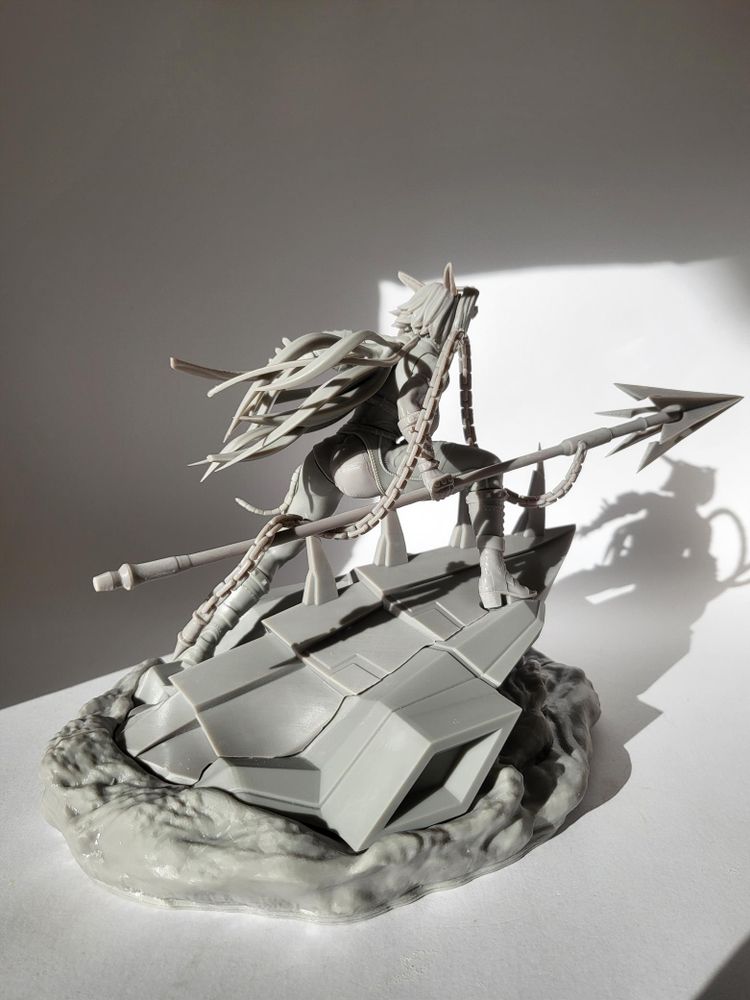 The same figure seen from the back.