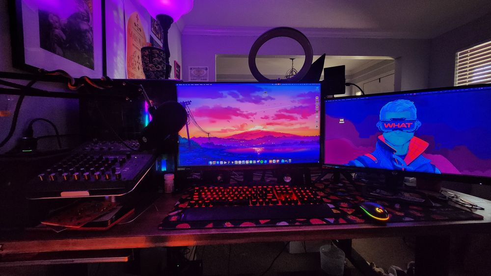 Mitch's battle station 