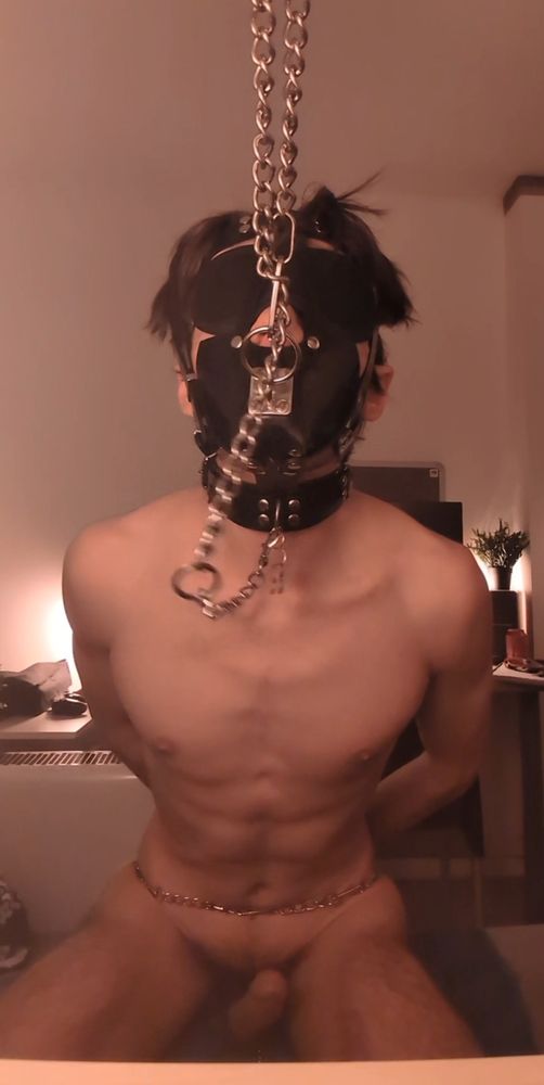 A tight situation 👀

#gaybondage #gaybdsm #gayslave #gayfetish #gaysub