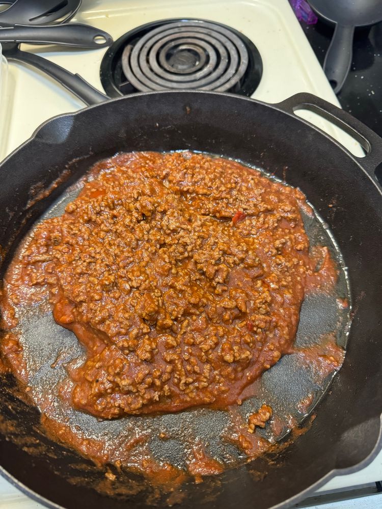 A pan of sloppy Joe meat
