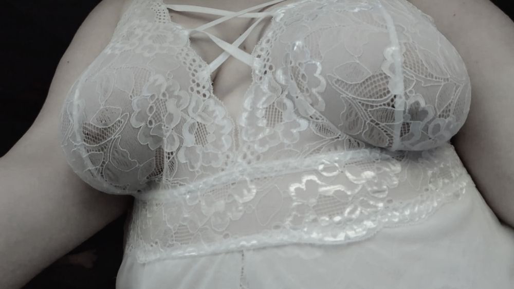 b&w titties in lacy lingerie 