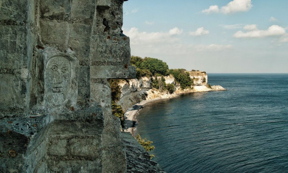 View of cliffs and sea 