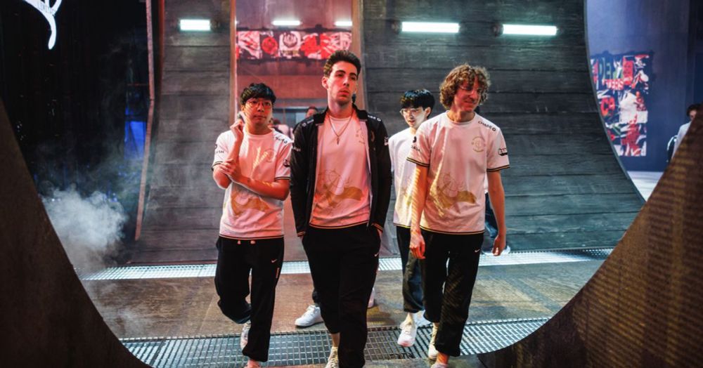 Riot delays competitive League of Legends season after players voted to walk out