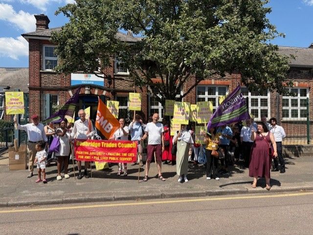 photo of a rally outside RIAE