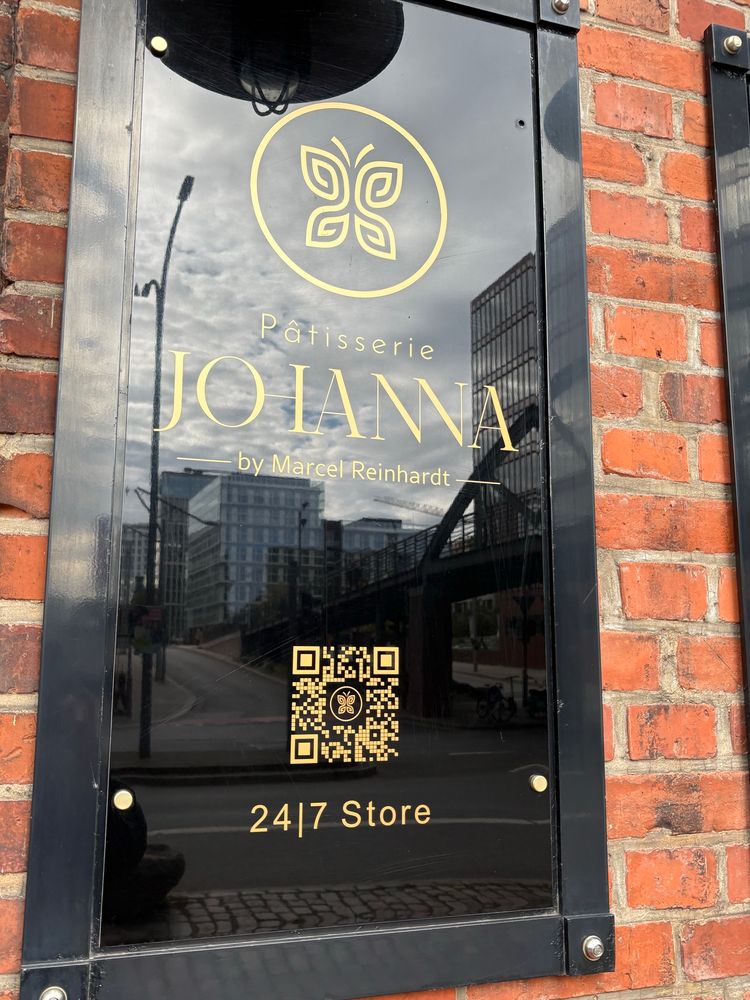 Eingangsschild der Patisserie Johanna