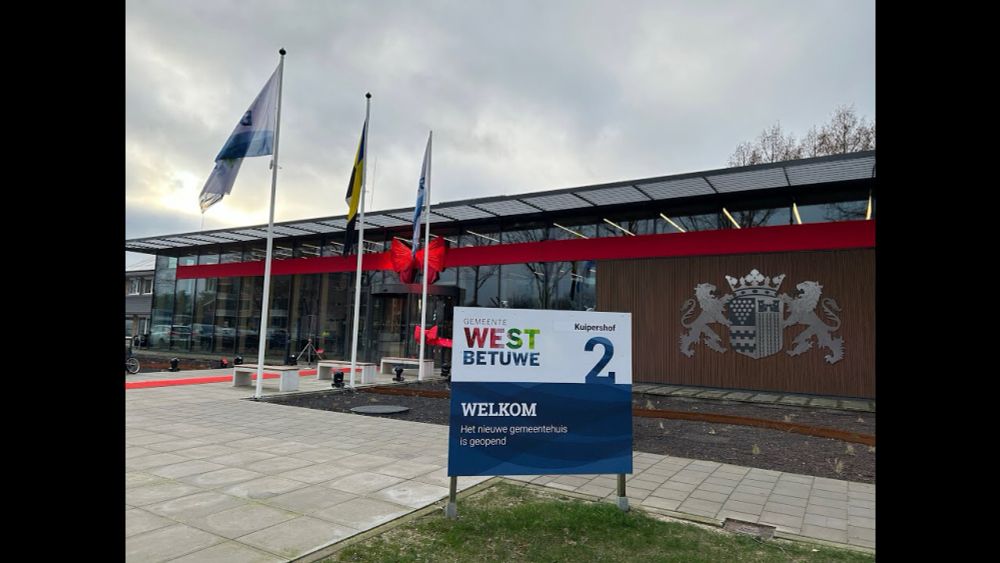 Vernieuwbouwde gemeentehuis van West Betuwe officieel geopend