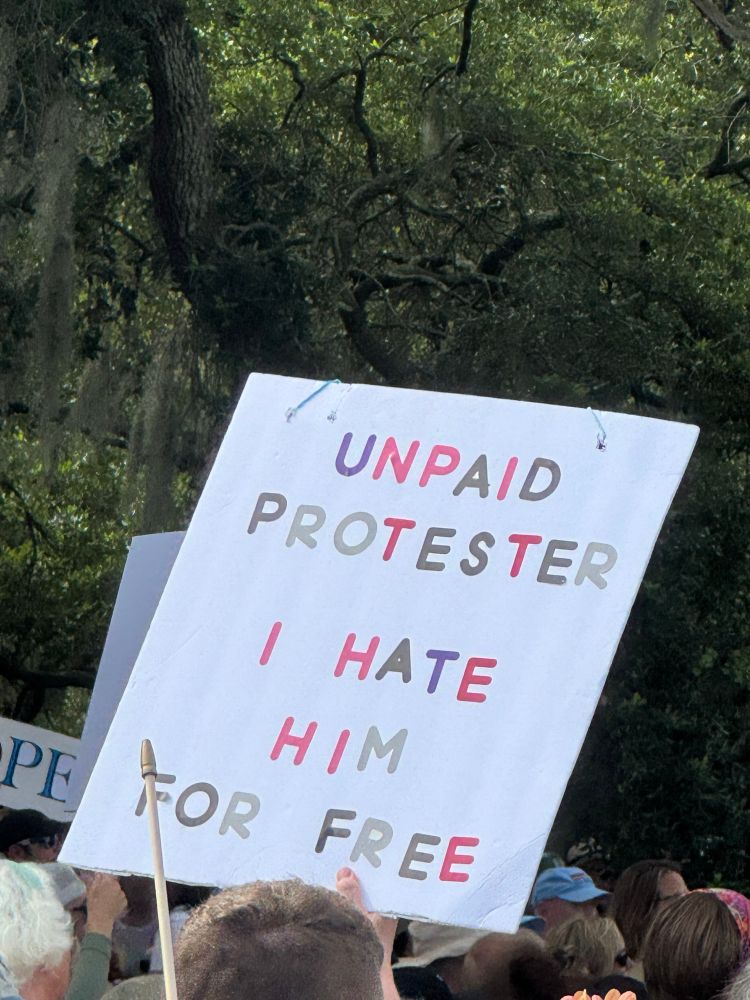 Unpaid protester I hate him for feee
