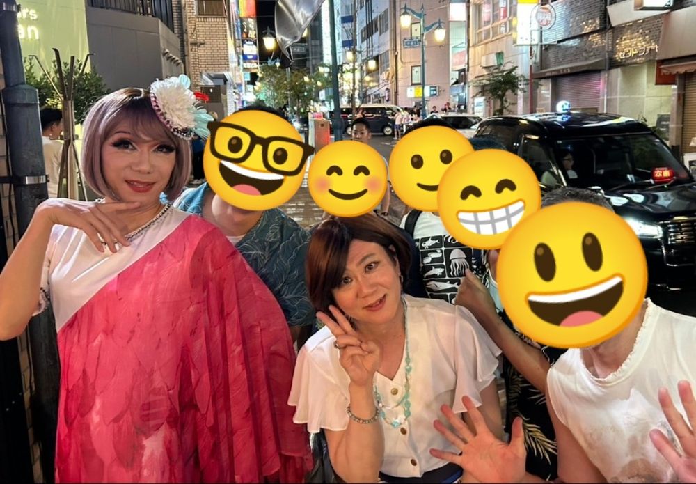 会場Campy!bar前の通りでの記念写真。
ブルボンヌさん、サセコさん、ジョソラーの友人達と。