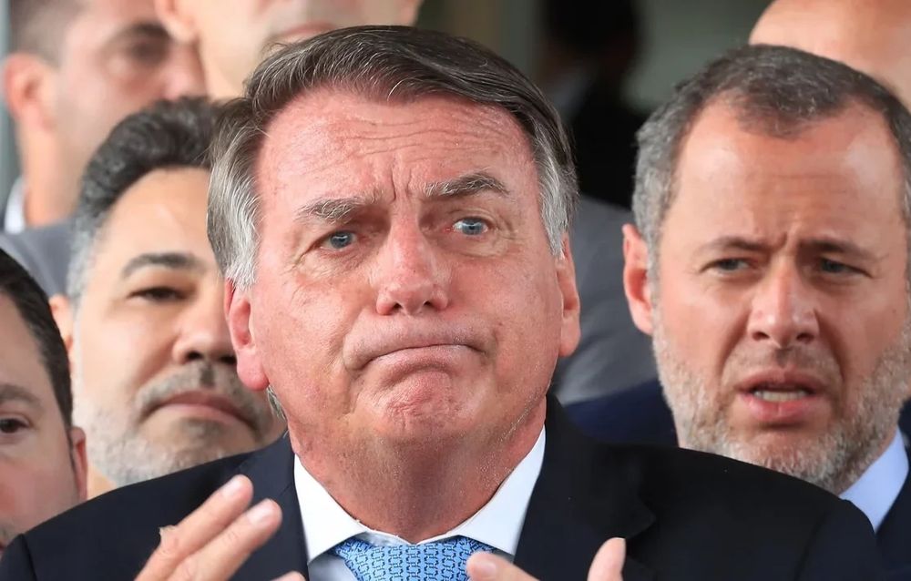 A Policia Federal (PF) aponta que o ex-presidente Jair Bolsonaro teve acesso prévio ao conteúdo da defesa do general Mário Fernandes, um dos réus no processo