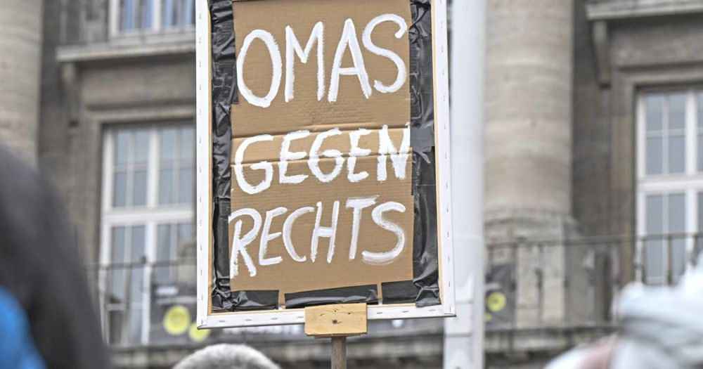 Knapp 1000 Menschen setzen bei Demo in Wuppertal ein Zeichen gegen rechts​