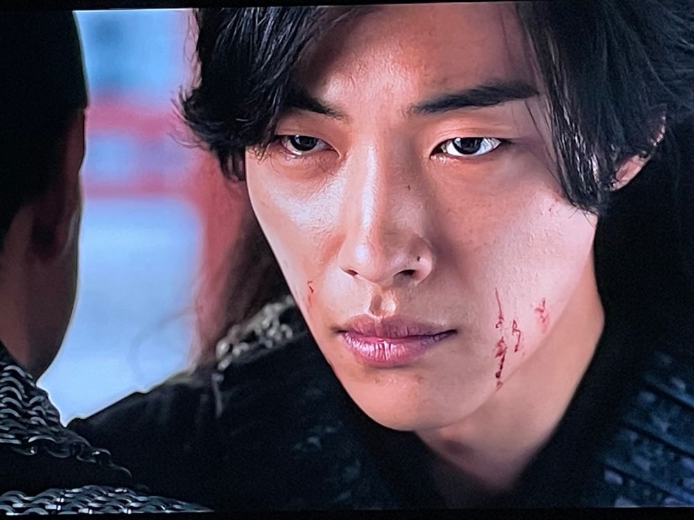 Nam Seon-ho. That’s it. Just his face. With some blood on it as per usual.