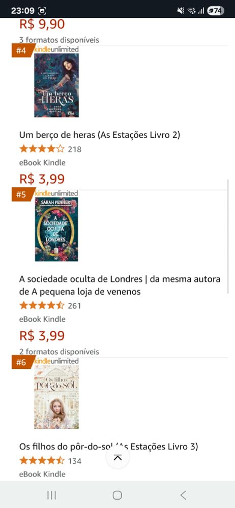 Ranking da Amazon: os livros "Um berço de heras" e "Os filhos do pôr-do-sol" aparecem em.4⁰ e 6⁰ lugar, fazendo sanduíche em um livro gringo 