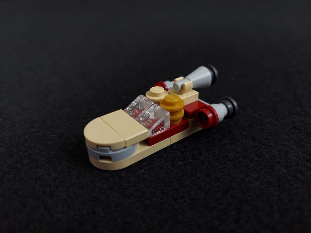 A little LEGO Luke's Landspeeder