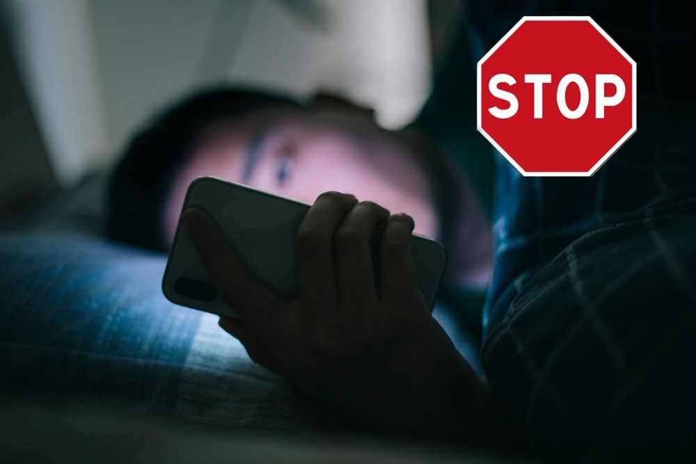 Scroller la nuit dans son lit, mauvaise idée 