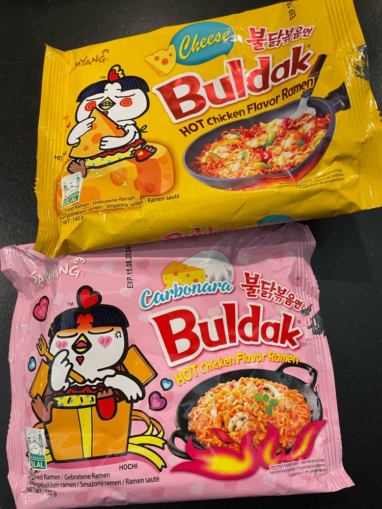 2 Packungen koreanische Instant Ramen