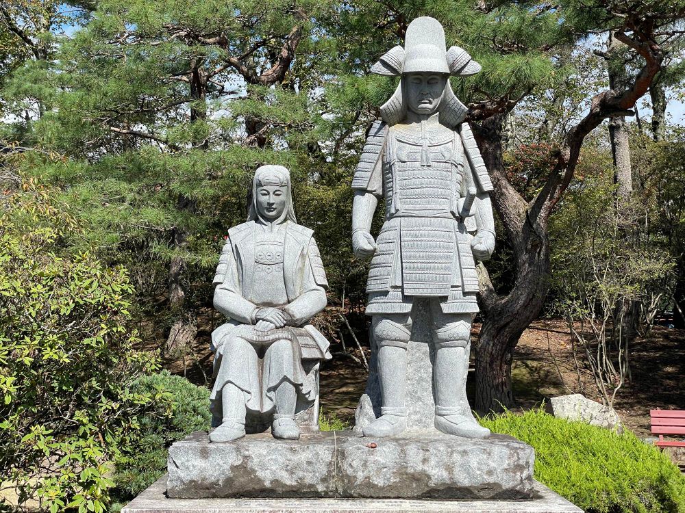 沼田城　小松姫・真田信之像