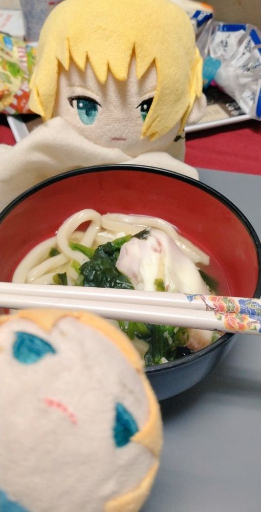 1杯目の病み上がり飯、喉越し爽やか…が味はしない。汗だくで食事中。