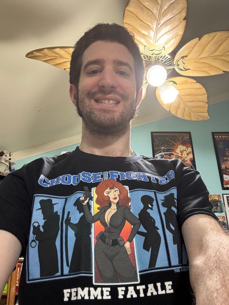 Femme Fatale - Comfort Tee.