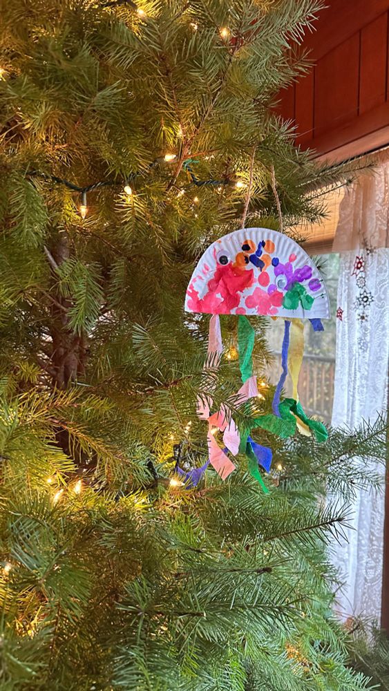 it's got google eyes 