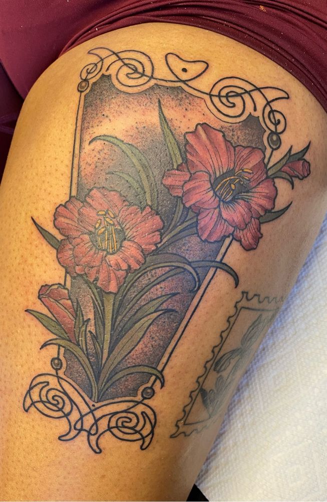 Nouveau Gladiolus. At Howdy Tattoo in St. Louis, MO. 

Booking info:
www.jeffreymeyer.art