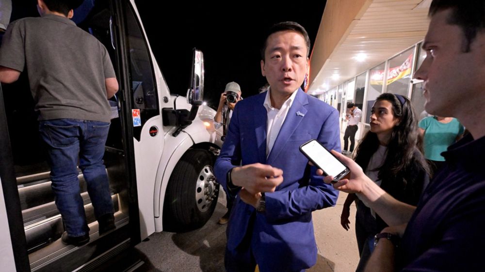 Texas state House Democrats who left their state to prevent Republicans from passing a new congressional district map were forced to evacuate their hotel after a bomb threat, but officials say ever…