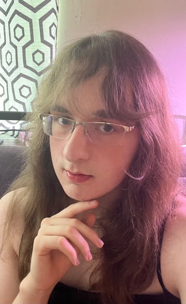 A sufficiently eepy girl

