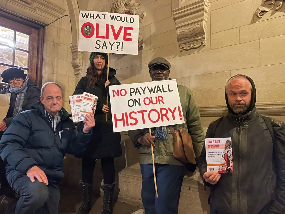 Campaigners including Cllr Henwood campaign to keep the Museum free. 