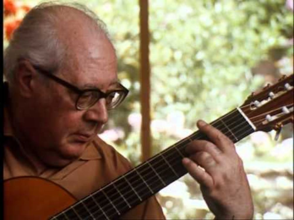 Segovia Plays Fandanguillo (Torroba)