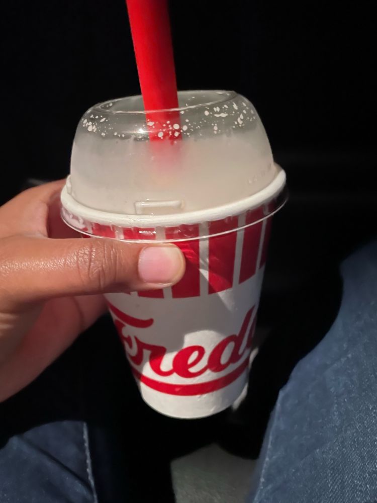 freddy’s plain vanilla milkshake