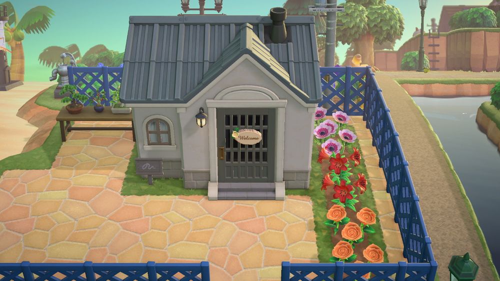 ネコトリオのボス　たま姐さんの家（外観）改造（リフォーム）後
※写真左手奥のビーチ側にもお庭があります。