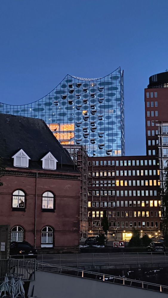 Elbphilharmonie von Norden fotografiert.