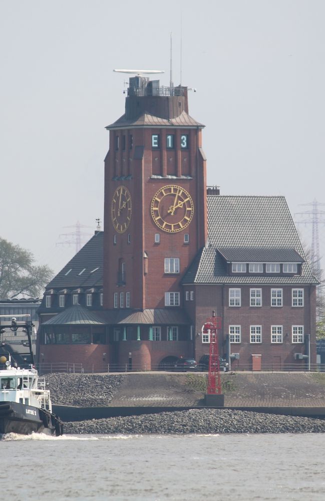 Lotsenhaus Seemannshöft im Hamburger Hafen 