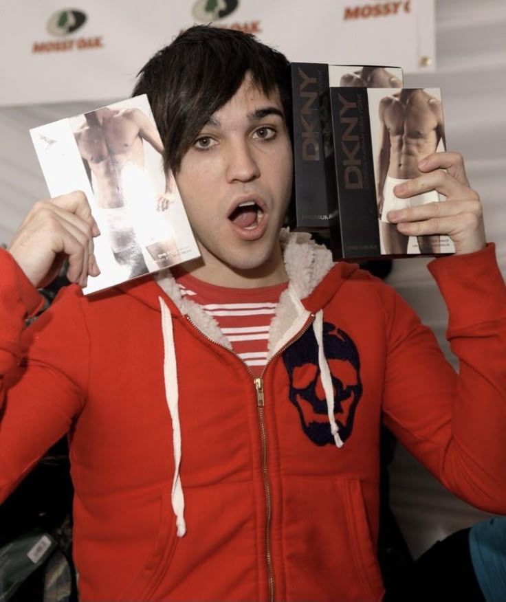 Photo of Pete Wentz from Fall Out Boy (FOB).