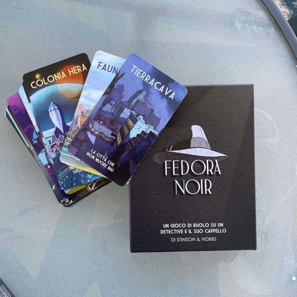 Fedora Noir, Un gioco di ruolo su un detective e il suo cappello, di Stinson and Hobbs. 