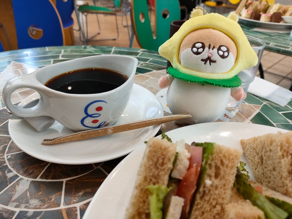 岡本太郎美術館カフェテリア提供アフタヌーンティー【夢の鳥】カップ&ソーサー