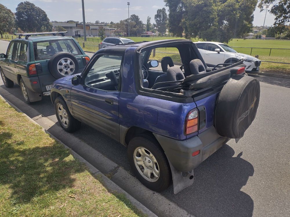 neɪ's 1998 toyota rav4 cabrio