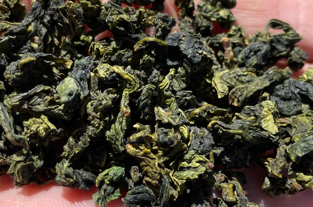 Dry tie guan yin oolong tea