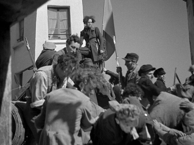 the 1832 revolutionaries on top the barricades 