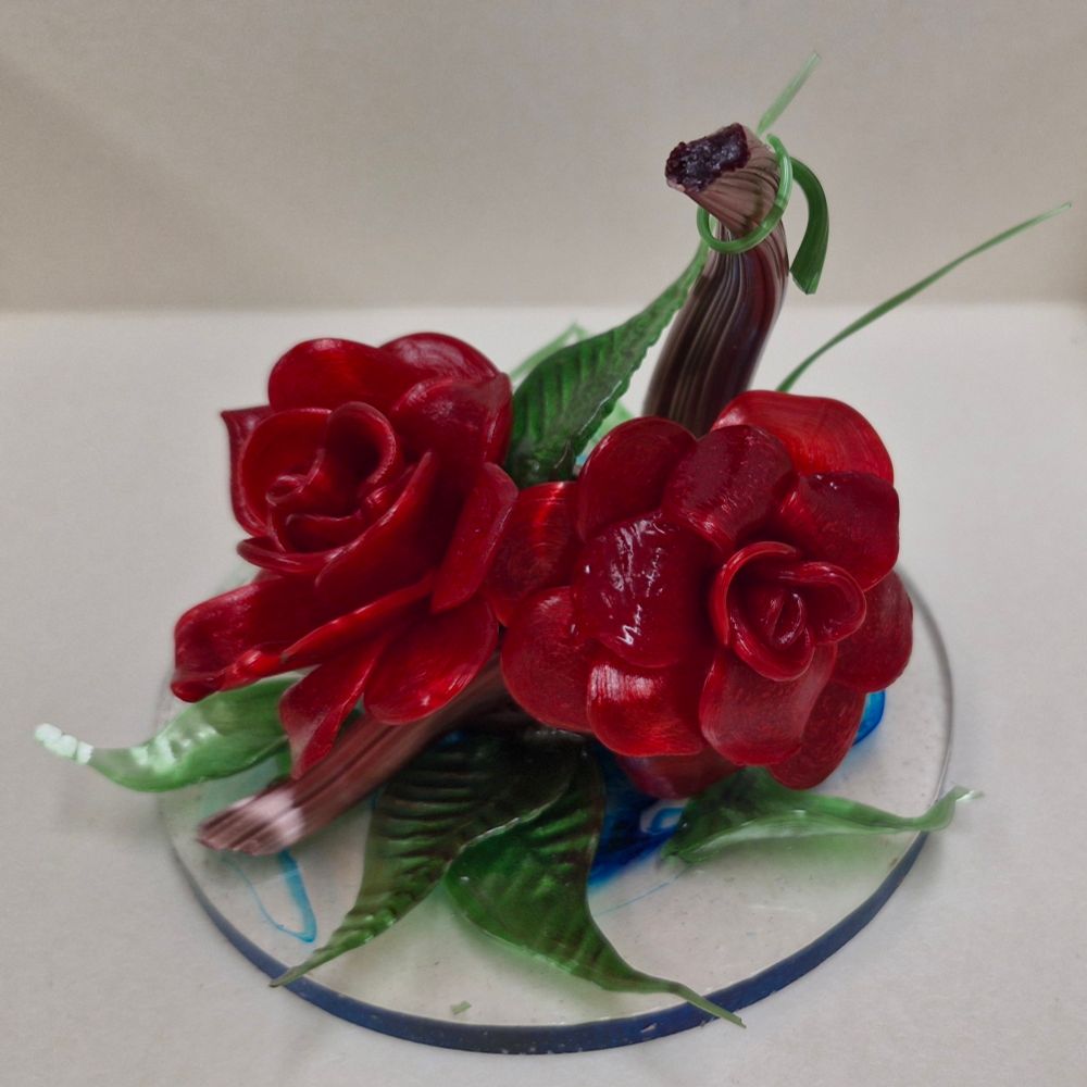 Zuckerskulptur mit Zwei Blüten von der Seite