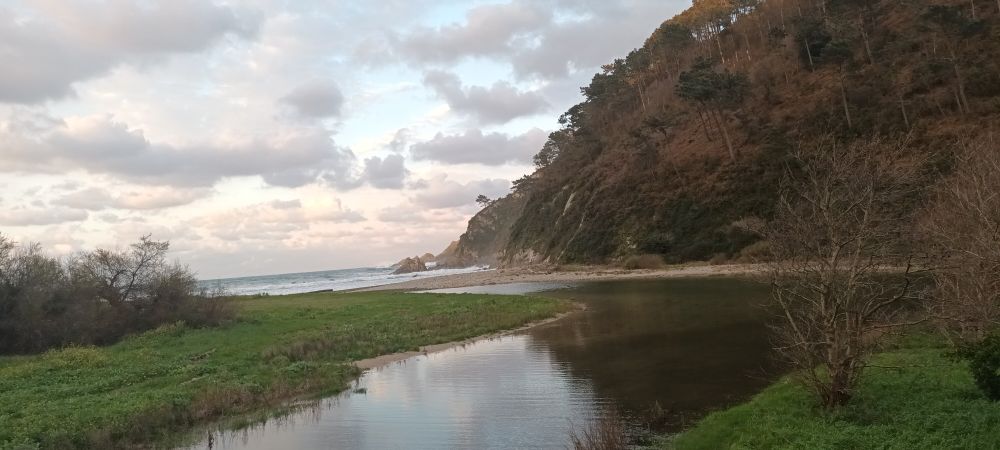 Asturias landscape. Sea and river. Photography.