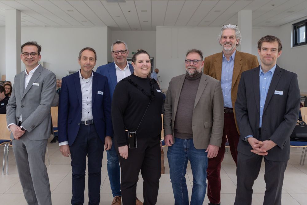 v.l. Ralph Oermann, Dr. Marcus Jankowski, Thomas Heider, Inga Schumacher, Peter Heinze, Carl-Georg Graf von Buquoy, Wieland Hoppe 
Quelle: Thomas E. Wunsch