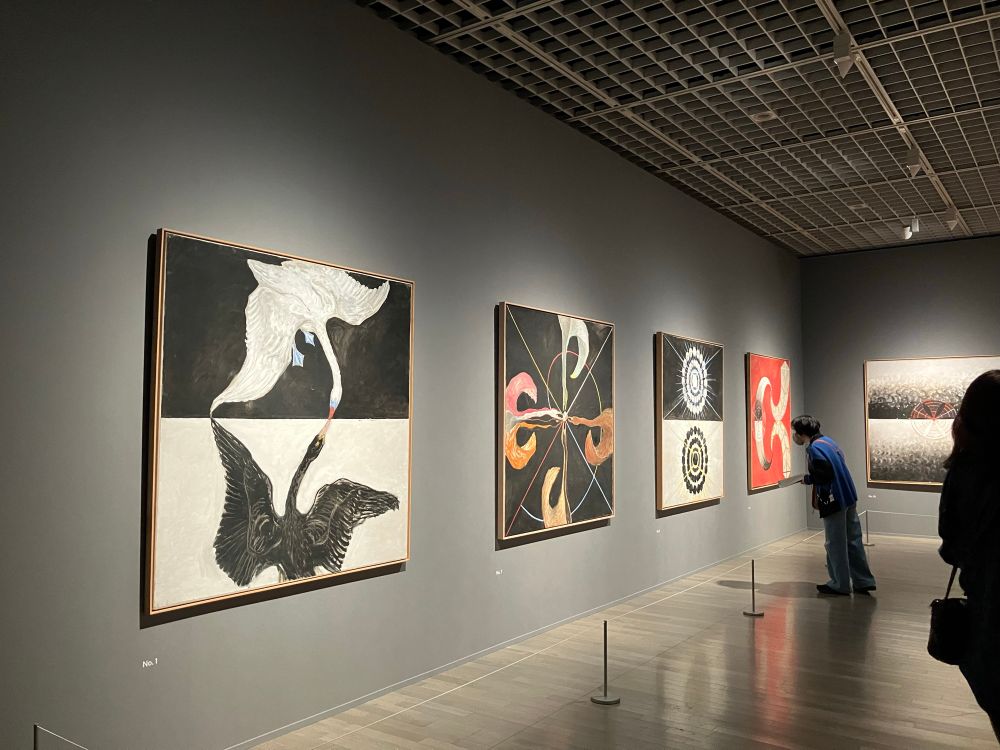 ヒルマ・アフ・クリント展
展覧会風景