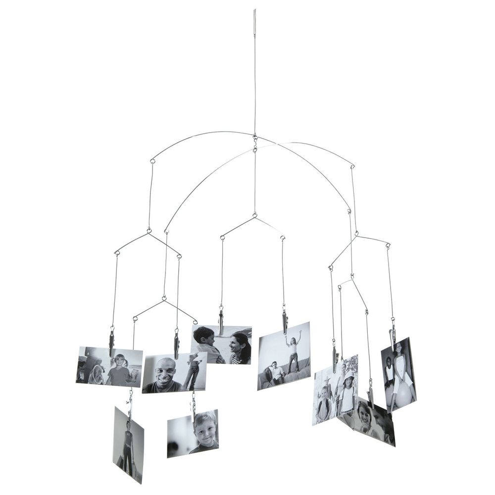 Photo mobile hanger with alligator clips and wire structure