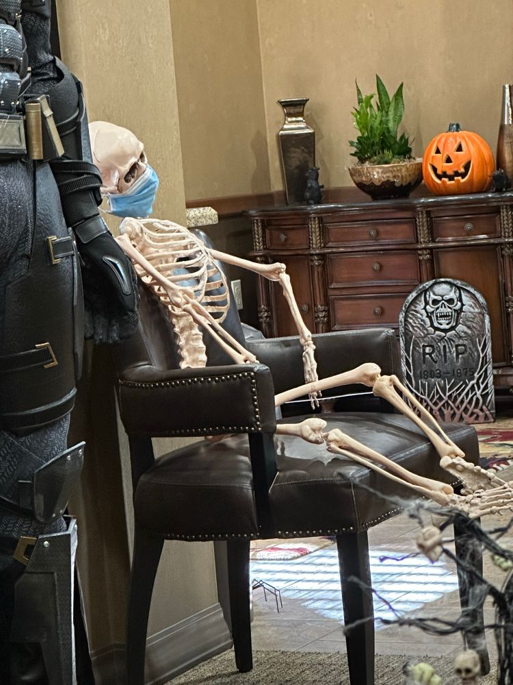 Poor skeleton dental patient has been waiting a long time. 