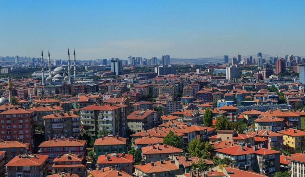 « Nous ne sommes pas comme les pays que vous avez colonisés » : la Turquie interdit toute nouvelle inscription dans les écoles françaises