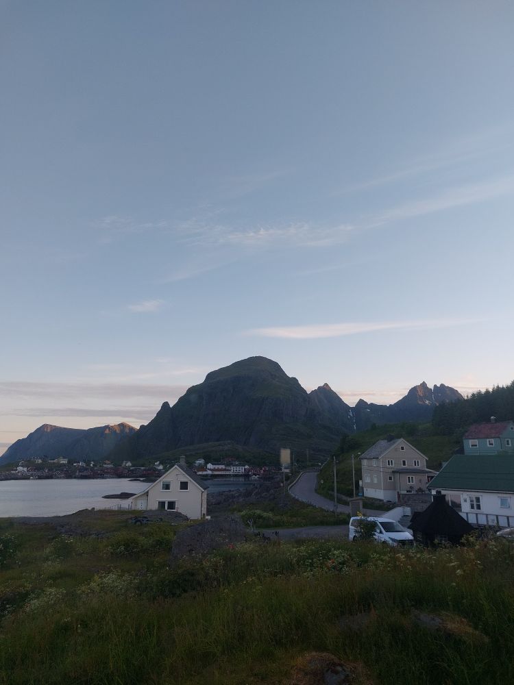 Nachts um 23Uhr, es sieht aus wie 17uhr, dunkler wird es nicht.