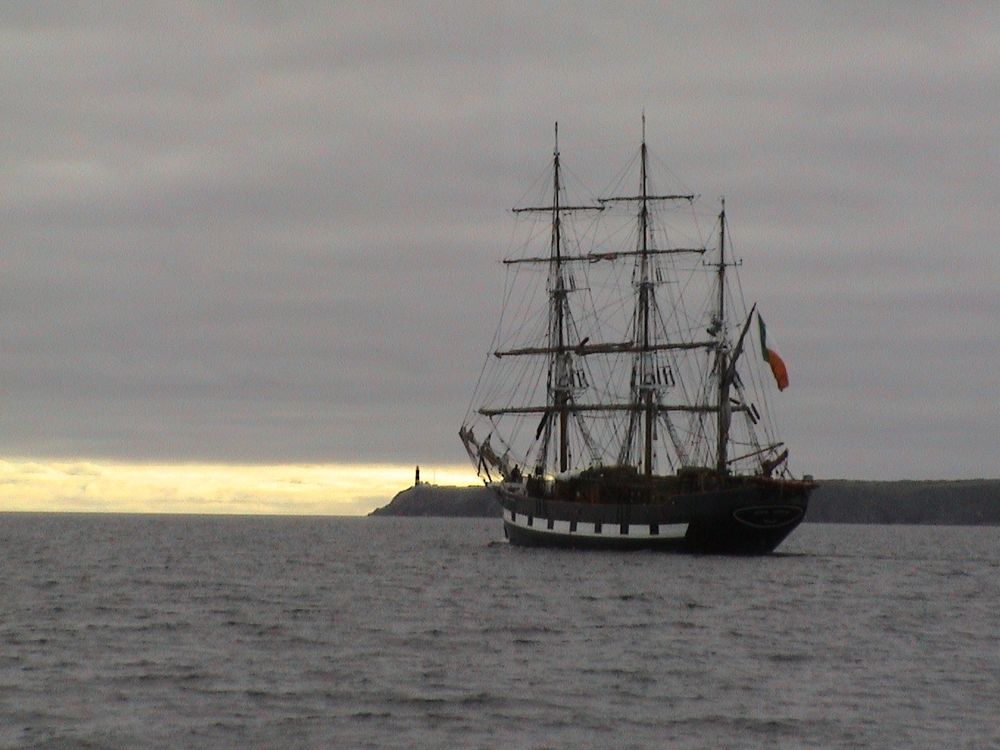 jeanie johnston tall ship, old head of kinsale

Pic kg