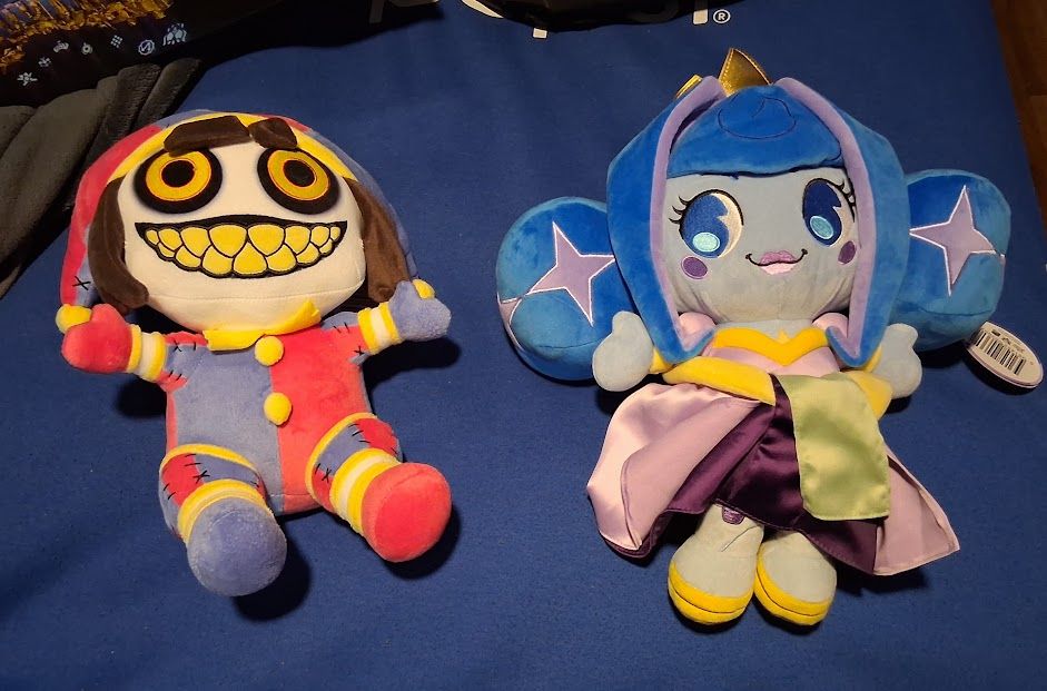 a gifts for THESLASHFIVE1 & Cozy 